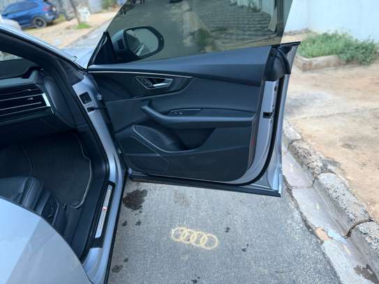 Audi Q8 S-LINE image 7