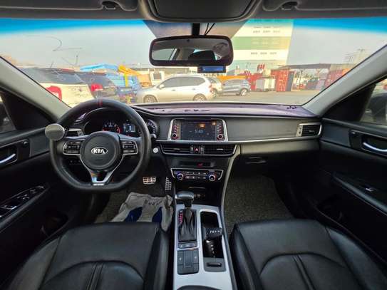 Kia K5 image 3
