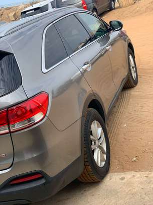 KIA SORENTO image 6
