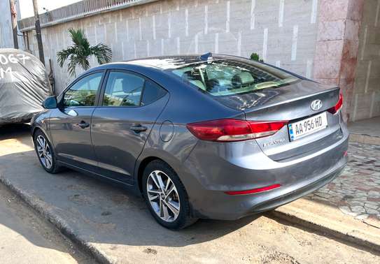 Hyundai elantra 2018 image 3