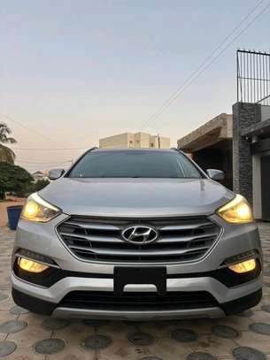 Hyundai Santafe 2018 image 1
