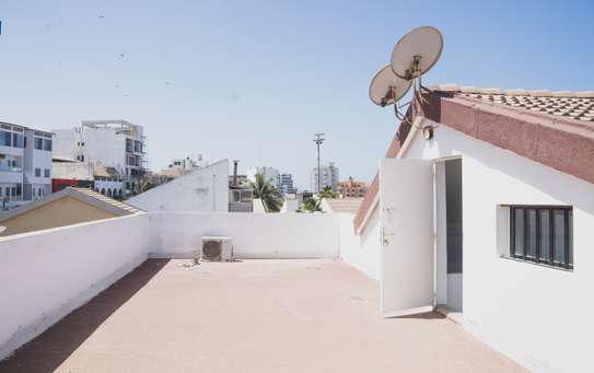 Villa 4 Chambres à Louer – Almadies, Résidence Sécurisée image 4