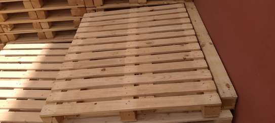 Palette en bois et en caoutchouc image 2