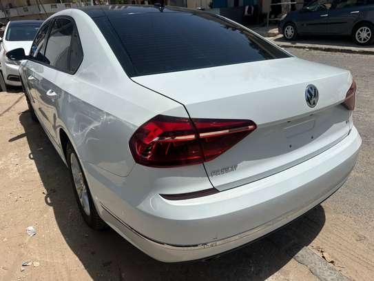 Volkswagen Passat 2018 image 9