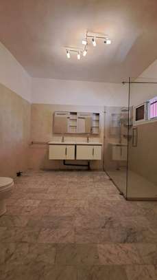 DUPLEX F5 INDEPENDANT AU COEUR DES ALMADIES image 12
