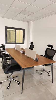 🚨 À SAISIR : 2 Bureaux open space + 8 chaises ergonomiques image 3