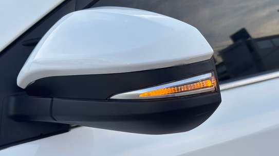 TOYOTA RAV4 2017 image 11