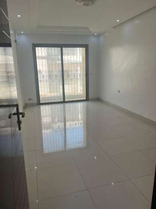 Appartement F4 a louer aux Almadies ( derrière la Gondole ) image 9