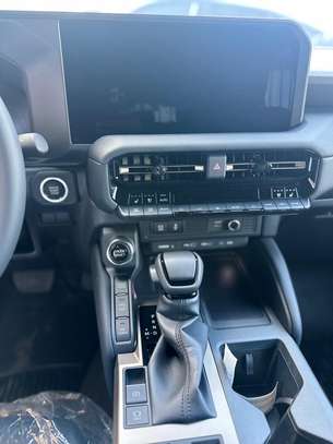Toyota Prado 2024 image 5