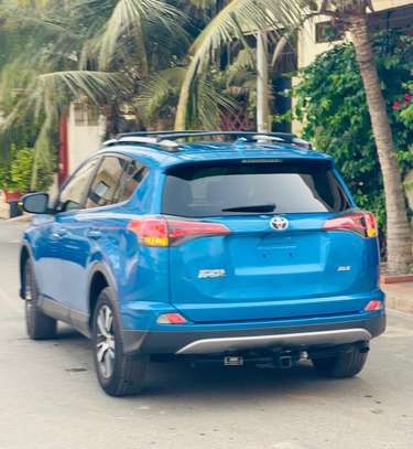 Toyota RAV 4 Adventure XLE image 2