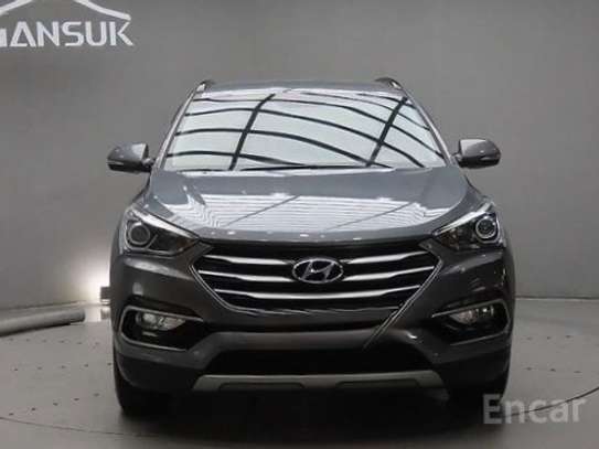 Hyundai Santa Fe diesel 4WD 2017 full options image 13