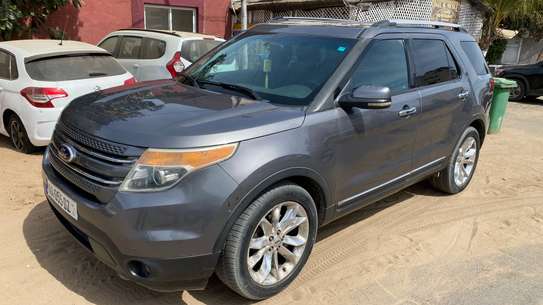 Ford Explorer image 2