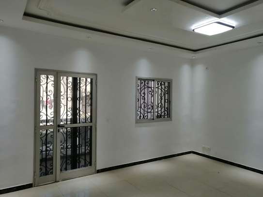 Appartement F4 à louer aux Parcelles Assainies U26 image 8