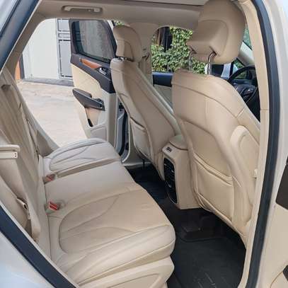 Lincoln MKC image 11