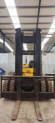 Linde chariot élévateur industriel capacité lourde jaune image 3