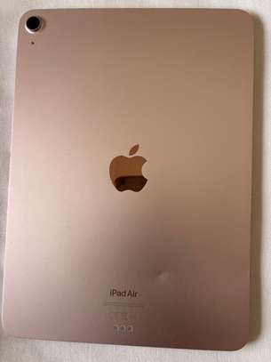 iPad Air 5th Generation image 2