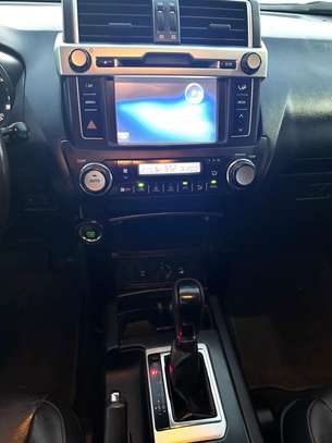 Toyota Land Cruiser Prado image 10