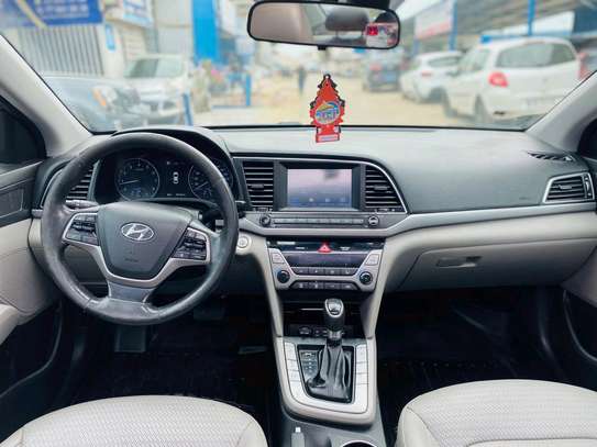 Hyindai elantra gt 2018 image 1