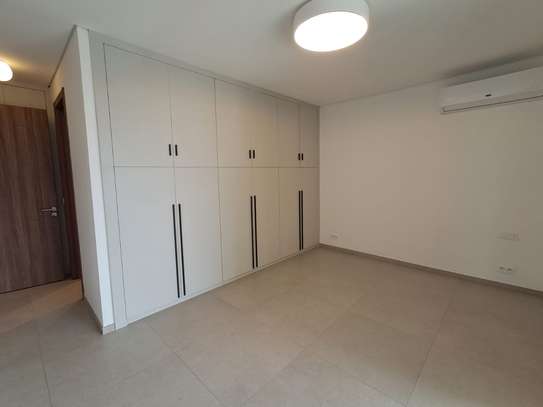 ALMADIES : APPARTEMENT F3 EXCEPTIONNEL  À LOUER image 9
