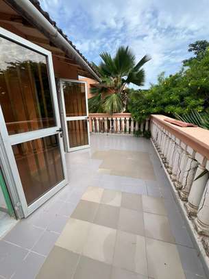 À VENDRE – VILLA R+1 (T4) À LA SOMONE image 3