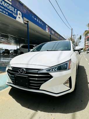 Hyundai elantra 2020 image 2