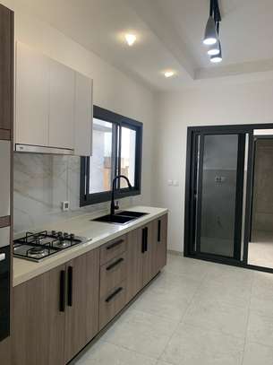APPARTEMENT F4  A LOUER AUX MAMELLES image 3