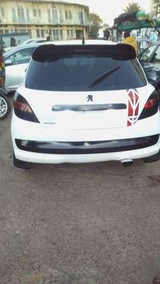Peugeot 207 image 3