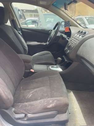 Nissan altima image 8