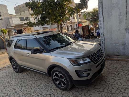 Ford Explorer image 1