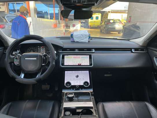 Range Rover velar image 10
