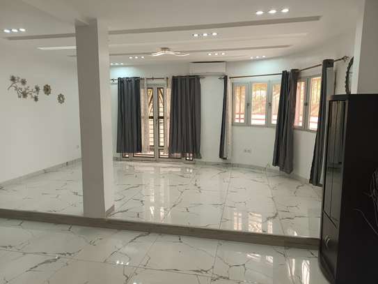 Joli duplex standing a louer a ngor virage image 4