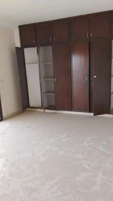 APPARTEMENT F4 HAUT STANDING À LOUER À DAKAR PLATEAU image 2