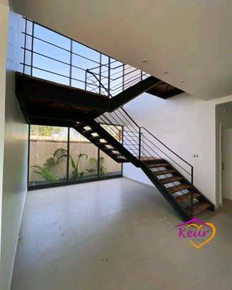 Villa d'architecte à vendre à Saly image 5