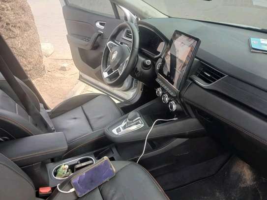 renault captur 2021 image 4