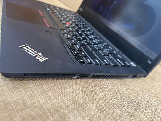 Lenovo thinkPad T14 image 3