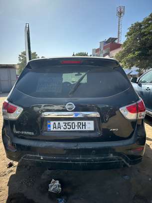 Nissan Pathfinder image 1