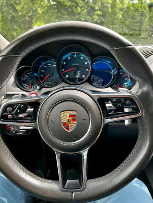 Porsche Cayenne image 8