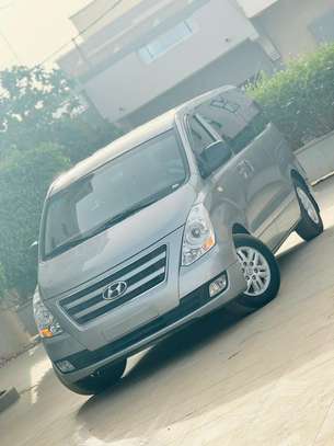 Hyundai Starex 2016 image 2
