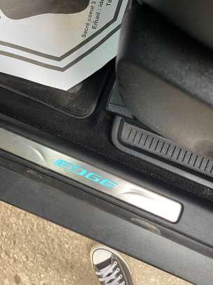 Ford Edge Titanium image 6