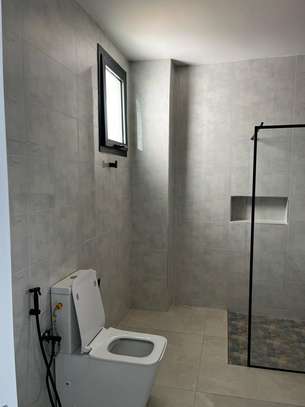 Appartement f4 à louer aux almadies image 2