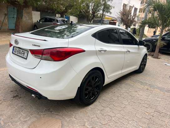 Hyundai Elantra Limited image 7
