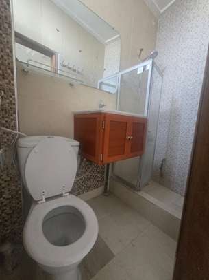 Appartement F3 Sacré Cœur 3 image 8