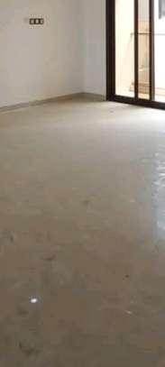 A LOUER YN APPT DE 04 CH SALON DE 300M2 image 1