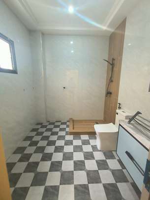 Appartement F4 à louer à la cite africa image 3