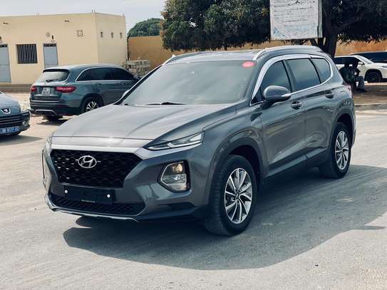 Hyundai santa fe 2019 image 1