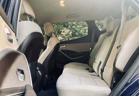 HYUNDAI SANTA FEE image 11