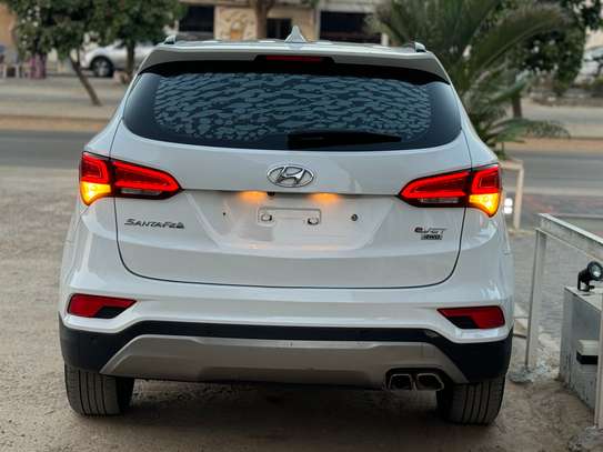 Hyundai Santafe image 4