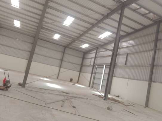 HANGAR A LOUER 2500M2 SEBIKOTANE image 3