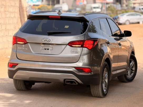 Hyundai Santafe 2018 image 11