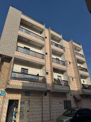 IMMEUBLE DE 150 m2 angle R+3 image 9